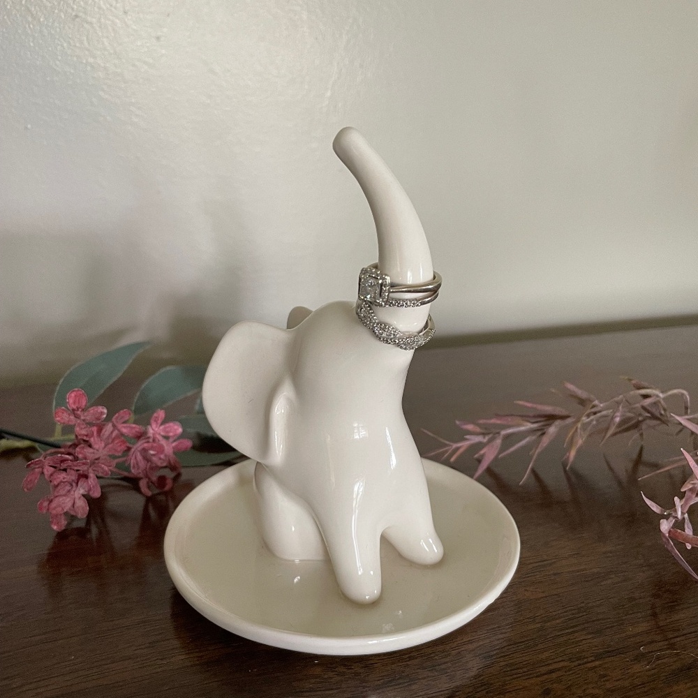 Darling white elephant ring holder jewelry display dish